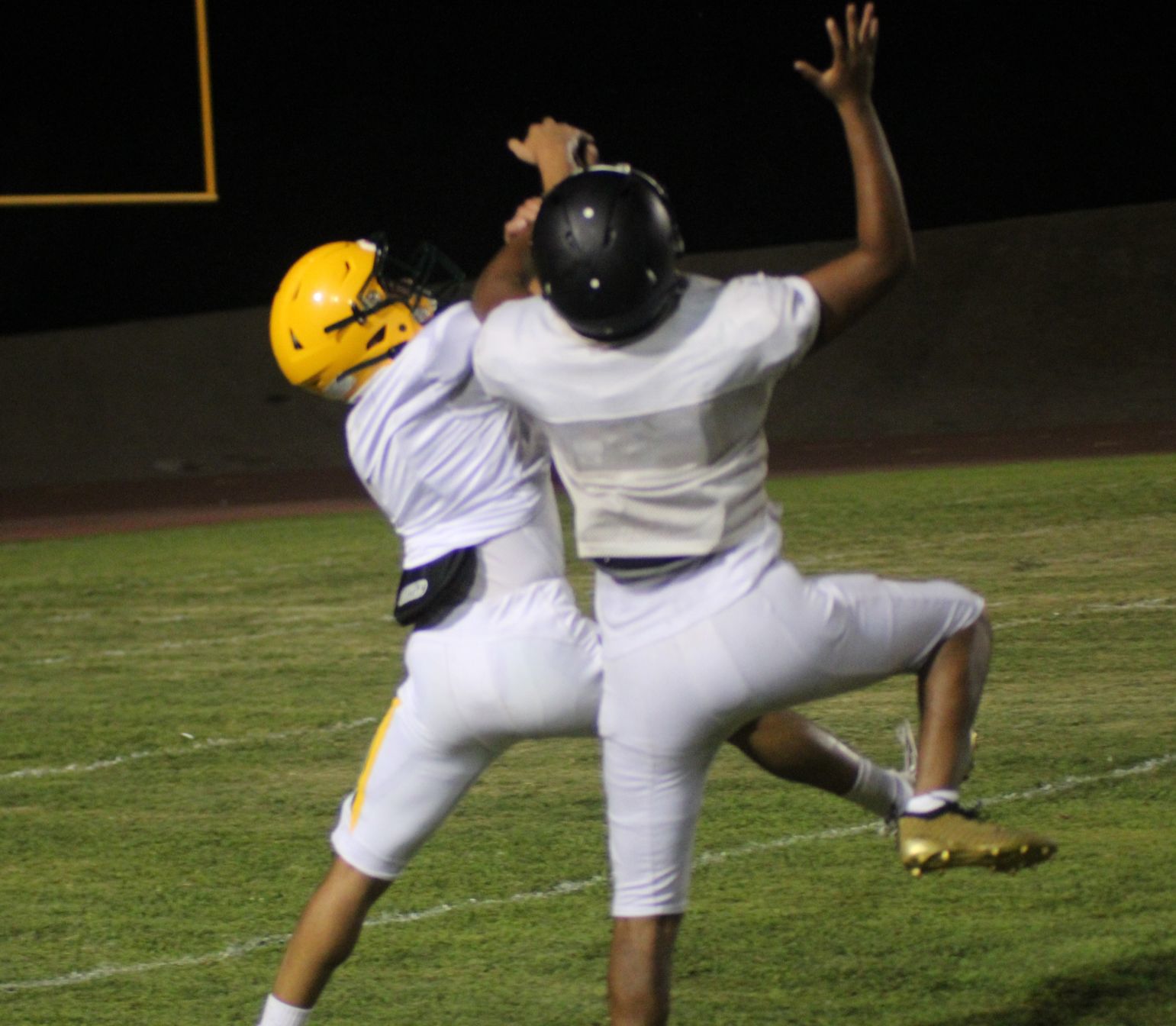 Kingsburg, Selma compete in scrimmages
